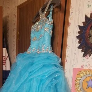 Beautiful blue pageant dress